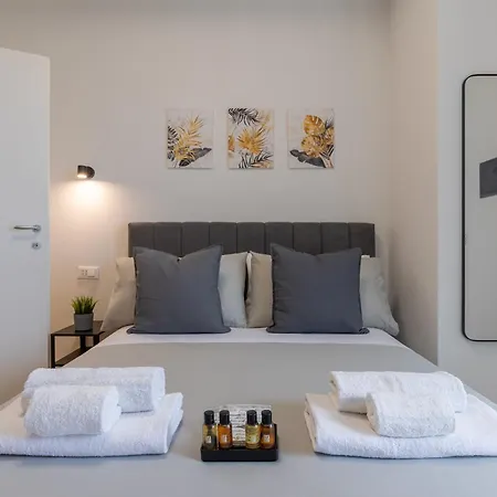 Апартаменти Viareggio-elegant Flat Free-parking Sea 900 Mt В'яреджо