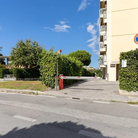 Viareggio-elegant Flat Free-parking Sea 900 Mt * В'яреджо