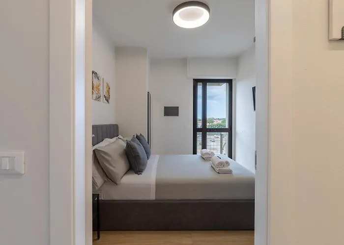 Viareggio-elegant Flat Free-parking Sea 900 Mt Διαμέρισμα Βιαρέτζιο